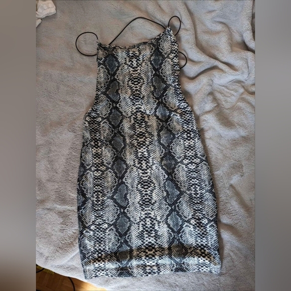 Snakeskin gray mini dress - Picture 1 of 4